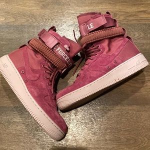 Pre-Owned Wine Women’s Nike SF Air Force 1 FIF Size 9.5